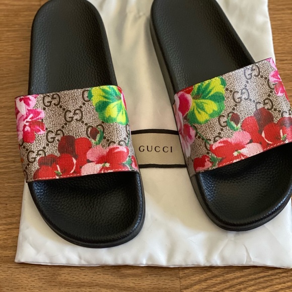 Gucci Women's Pursuit Pool Slide Sandals - Picture 1 of 5
